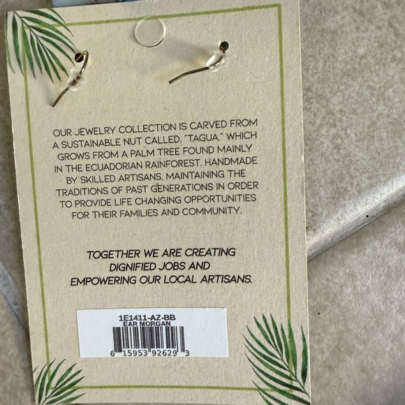 Tagua Blue Earrings and necklace - Picture 6 of 6